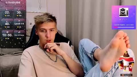 Snapshot of mrsexycum4u chatting on October 2025 07:45:01 PM Adam online show from October 2025 07:45:01 PM