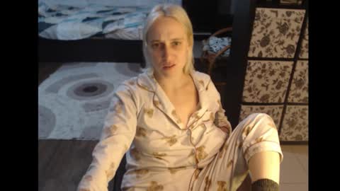 Sasha online show from October 2025 07:03:02 PM