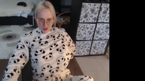 Sasha online show from April 2026 04:04:01 AM