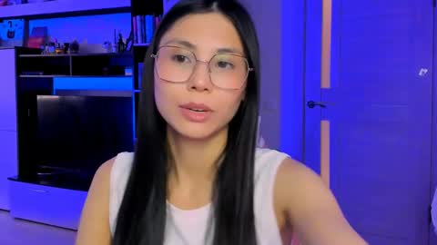 ms_emily_ online show from May 2026 11:18:01 AM