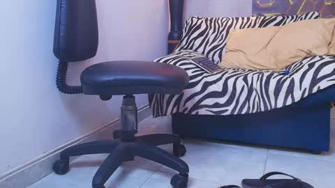 Snapshot of ms_leydi chatting on May 2026 05:04:02 AM ms_leydi online show from May 2026 05:04:02 AM