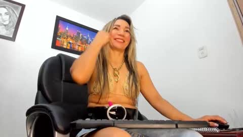 ms_lunarose online show from January 2026 07:41:01 PM