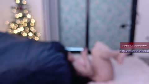 R o r i  SnapChat heyroriv2 wednesday - sunday Noon oclock mountain - 5pm mountain online show from December 2024 10:32:01 PM