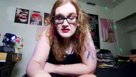 Cunty Luxxe online show from September 2025 03:42:02 AM