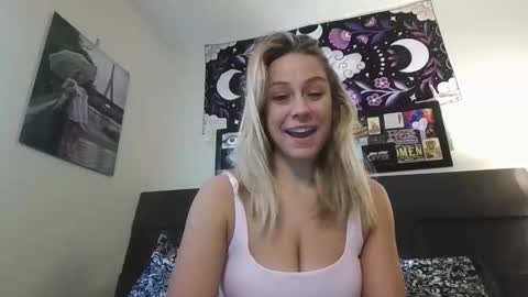 Snapshot of msmariesummers chatting on January 2025 02:35:01 PM msmariesummers online show from January 2025 02:35:01 PM