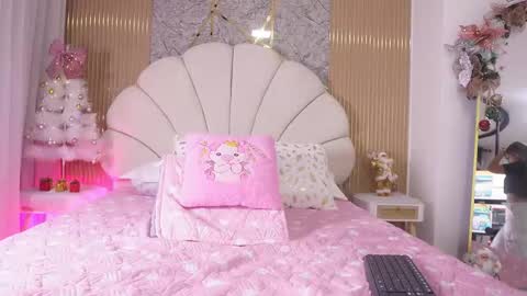 Manuela  online show from November 2025 03:05:02 AM