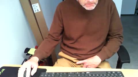 mucfag online show from October 2025 04:08:01 PM