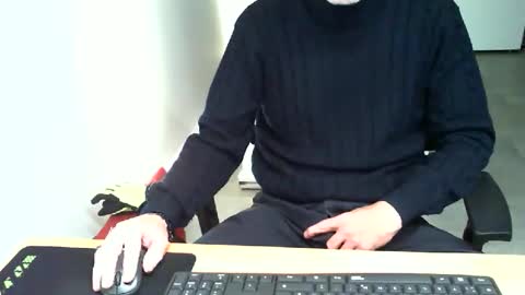 mucfag online show from November 2025 05:45:03 PM