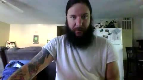 Snapshot of mudge chatting on January 2025 01:30:01 PM Mudge online show from January 2025 01:30:01 PM