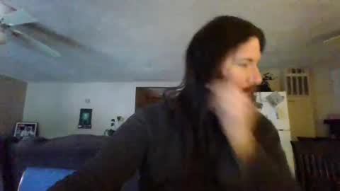 Snapshot of mudge chatting on January 2025 02:49:02 PM Mudge online show from January 2025 02:49:02 PM