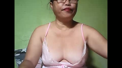 Snapshot of muffy_bunny chatting on May 2026 07:41:01 PM muffy_bunny online show from May 2026 07:41:01 PM