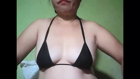 Snapshot of muffy_bunny chatting on June 2026 01:32:02 AM muffy_bunny online show from June 2026 01:32:02 AM
