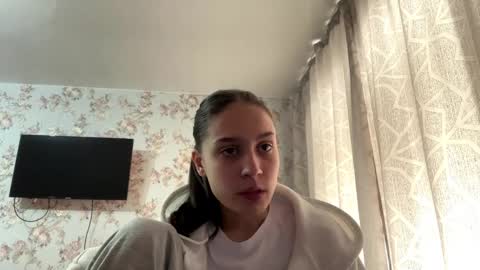 Tia online show from April 2026 06:14:02 AM