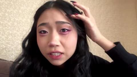 Mia online show from March 2026 10:17:02 PM