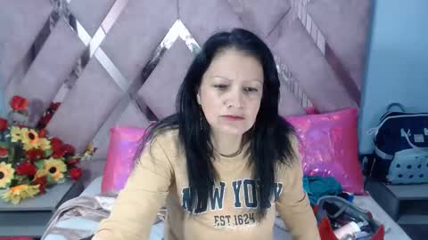 Snapshot of mulan_sexy01 chatting on December 2024 02:47:02 PM Mulan online show from December 2024 02:47:02 PM