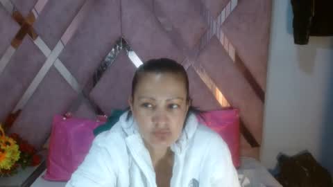 Snapshot of mulan_sexy01 chatting on March 2025 08:10:02 PM Mulan online show from March 2025 08:10:02 PM