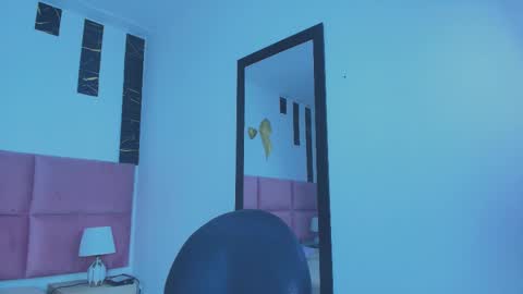 Muller Asher online show from November 2025 03:49:02 AM