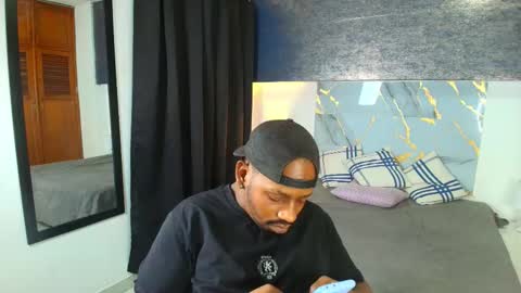 Muller Asher online show from November 2025 03:43:02 AM