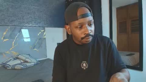 Muller Asher online show from December 2025 03:01:01 AM