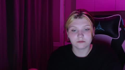 Snapshot of mura_muur chatting on June 2026 03:47:02 PM Milana online show from June 2026 03:47:02 PM