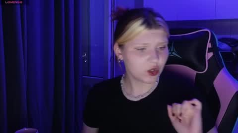Snapshot of mura_muur chatting on June 2026 03:56:02 PM Milana online show from June 2026 03:56:02 PM