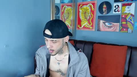 Snapshot of murdockh chatting on May 2026 03:02:01 AM murdok online show from May 2026 03:02:01 AM