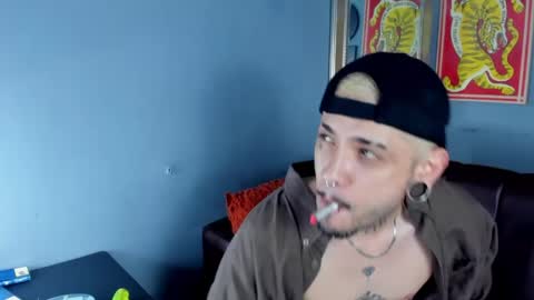 Snapshot of murdockh chatting on May 2026 02:18:01 AM murdok online show from May 2026 02:18:01 AM