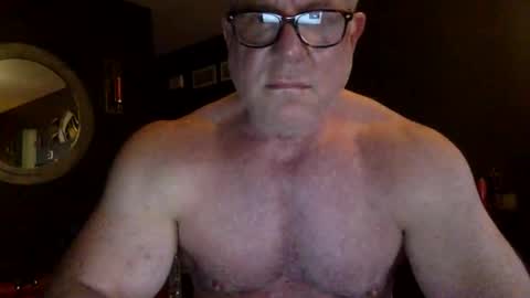 Snapshot of muscl_dad chatting on June 2026 12:32:02 AM Muscl Dad online show from June 2026 12:32:02 AM