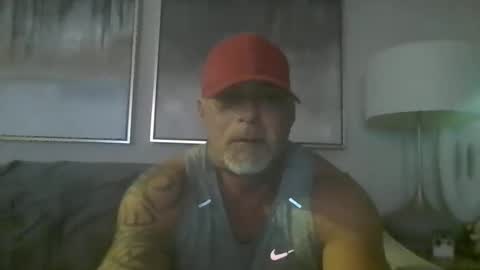 Snapshot of muscleddaddy chatting on December 2024 01:32:02 AM Muscleddaddy online show from December 2024 01:32:02 AM