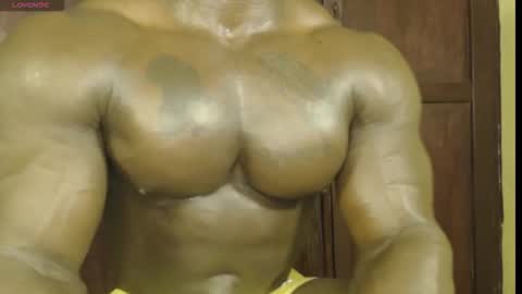 musclegod23 online show from November 2025 05:34:01 PM