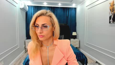 Diana online show from February 2025 11:44:02 AM