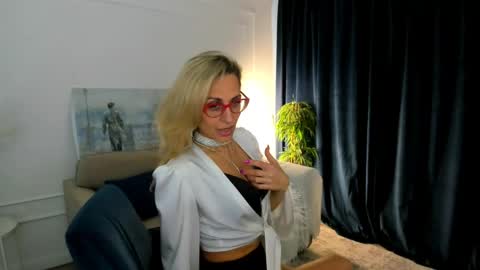 Snapshot of museofstage chatting on April 2026 12:29:02 PM Diana online show from April 2026 12:29:02 PM
