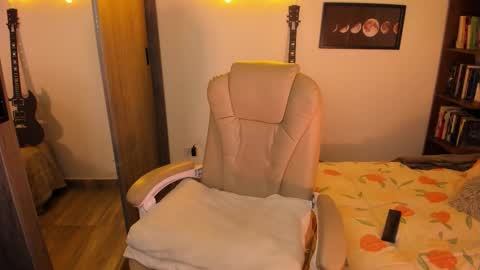 VALENTINA Luna  online show from October 2025 02:37:02 AM