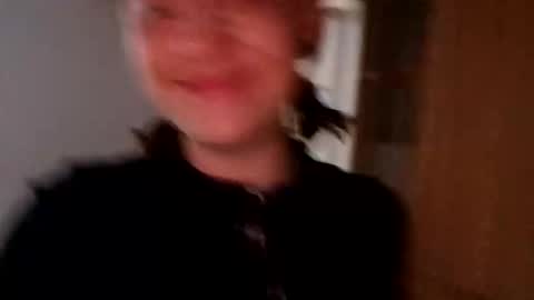     sara      i know you love me xoxox     online show from October 2025 08:08:02 PM