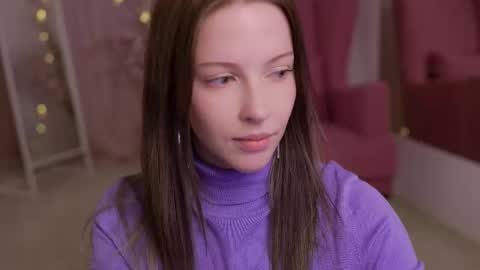 STELLA  Im here today online show from September 2025 03:28:02 PM