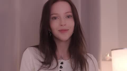 STELLA  Im here today online show from October 2025 06:28:02 PM