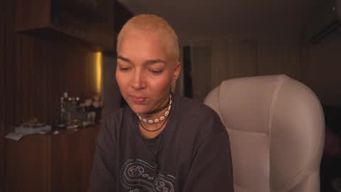 Snapshot of mykinkybunny chatting on February 2025 12:37:01 AM jacke BUNNY online show from February 2025 12:37:01 AM