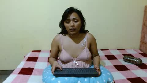 mylu_m online show from November 2025 05:22:02 AM