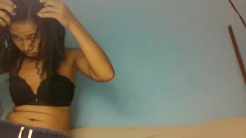 Snapshot of myriamee chatting on June 2026 08:29:01 AM myriamee online show from June 2026 08:29:01 AM
