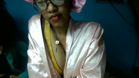 Snapshot of myriamee chatting on June 2026 11:16:01 PM myriamee online show from June 2026 11:16:01 PM