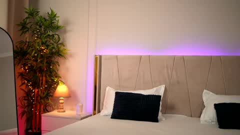 Snapshot of myriamfox_ chatting on April 2026 11:59:01 AM Miryam online show from April 2026 11:59:01 AM