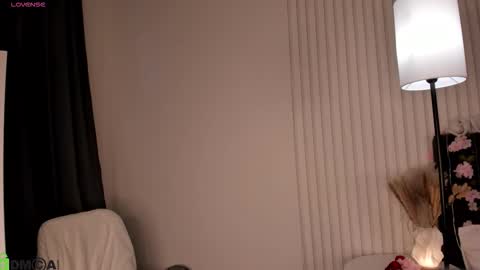 Snapshot of mystic_seduction chatting on September 2025 09:31:01 AM Chloe online show from September 2025 09:31:01 AM