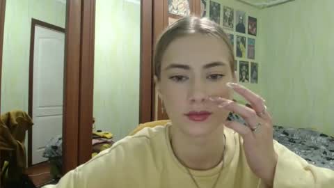 Emelie online show from October 2025 11:57:01 PM