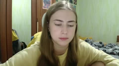 Emelie online show from October 2025 10:08:01 PM