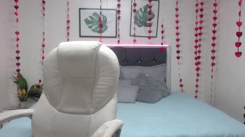 Snapshot of mysticmature chatting on March 2025 01:36:02 AM Mystic online show from March 2025 01:36:02 AM