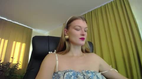 Snapshot of mysticvenus_ chatting on October 2025 09:43:02 AM mysticvenus_ online show from October 2025 09:43:02 AM