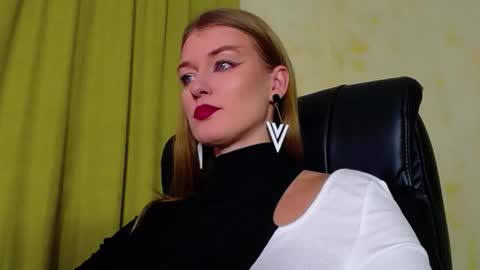 Snapshot of mysticvenus_ chatting on November 2025 03:23:02 PM mysticvenus_ online show from November 2025 03:23:02 PM