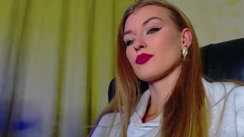 Snapshot of mysticvenus_ chatting on November 2025 03:25:02 PM mysticvenus_ online show from November 2025 03:25:02 PM