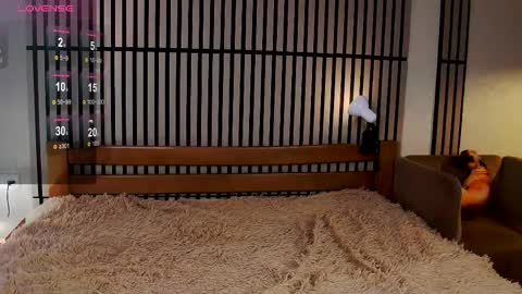 Angeline online show from April 2026 08:06:01 PM