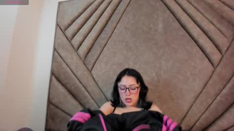 mythicall_girll online show from October 2025 08:22:02 PM